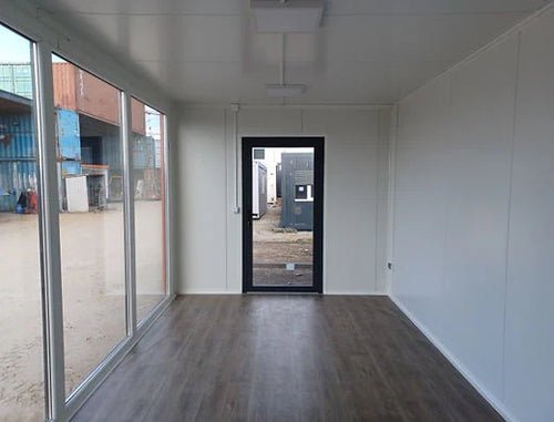 CONTENEDOR DE OFICINA OPEN SPACE 3×6 CON VITRINAS - Imagen 3