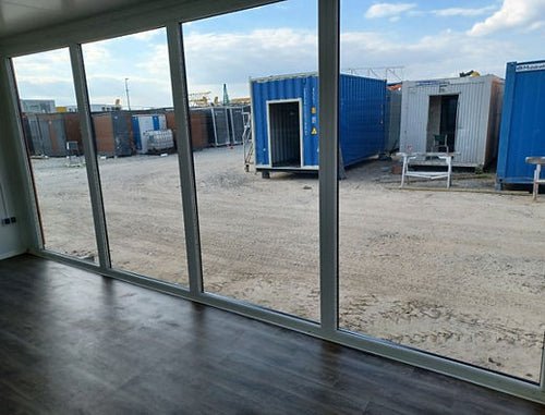 CONTENEDOR DE OFICINA OPEN SPACE 3×6 CON VITRINAS - Imagen 8